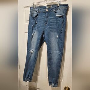 BLUE SAVVY CROP JEANS